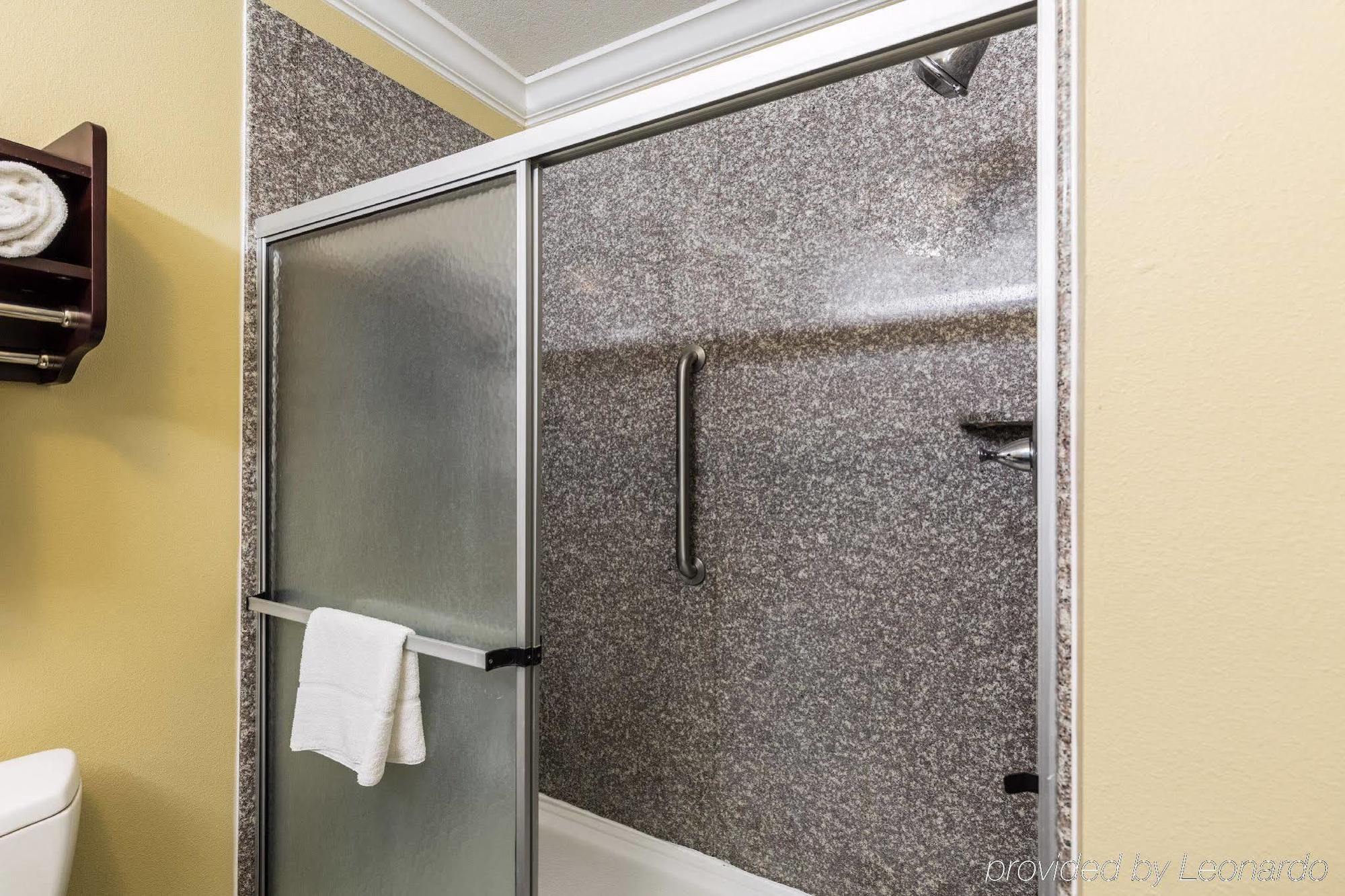 Quality Inn Leesville Екстер'єр фото