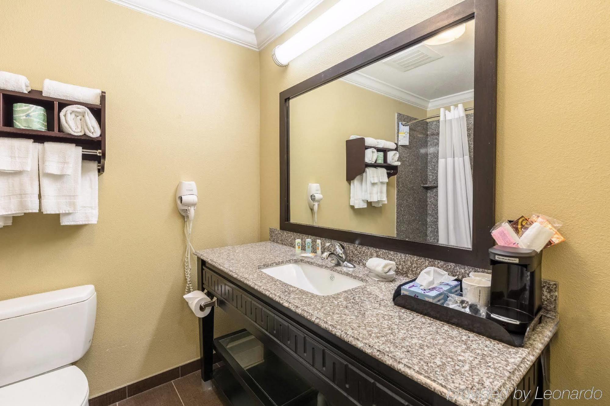 Quality Inn Leesville Екстер'єр фото