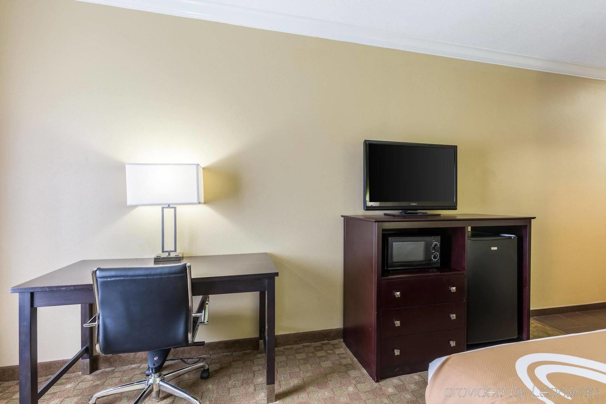 Quality Inn Leesville Екстер'єр фото